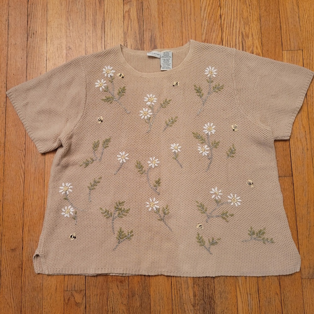 Vintage 26/28 Sweater Tan Floral‎ Bee Embroidered Cottage Granola Earthy Nature